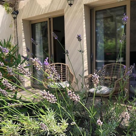 Mas De La Fadeto Bed & Breakfast Les Baux-de-Provence Exterior foto