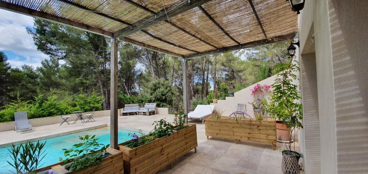 Mas De La Fadeto Bed & Breakfast Les Baux-de-Provence Exterior foto