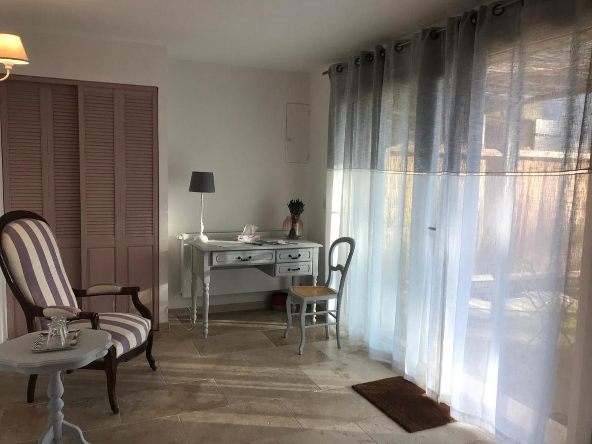 Mas De La Fadeto Bed & Breakfast Les Baux-de-Provence Exterior foto